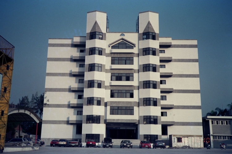 THE 5th PEACE PRESERVATION POLICE CORPS---STUDENT BLD   A-33(1989) 2