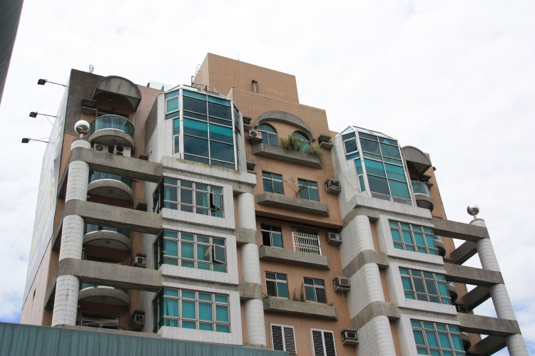 THE DADONG BUILDING    A-47(1992) 4