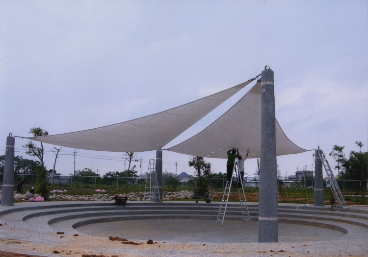 THE CAMPUS OF DA-TON HIGH SCHOOL      2001  A-79 4