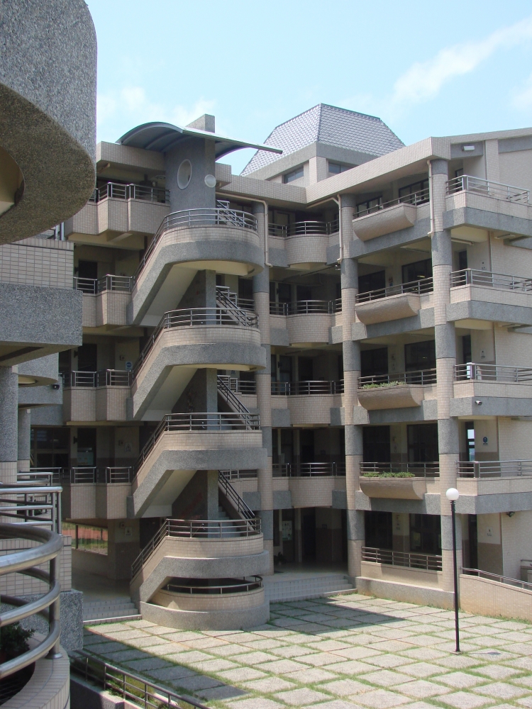 THE STUDY  BUILDING OF DA-TON HIGH SCHOOL   (A-75   2001) 3