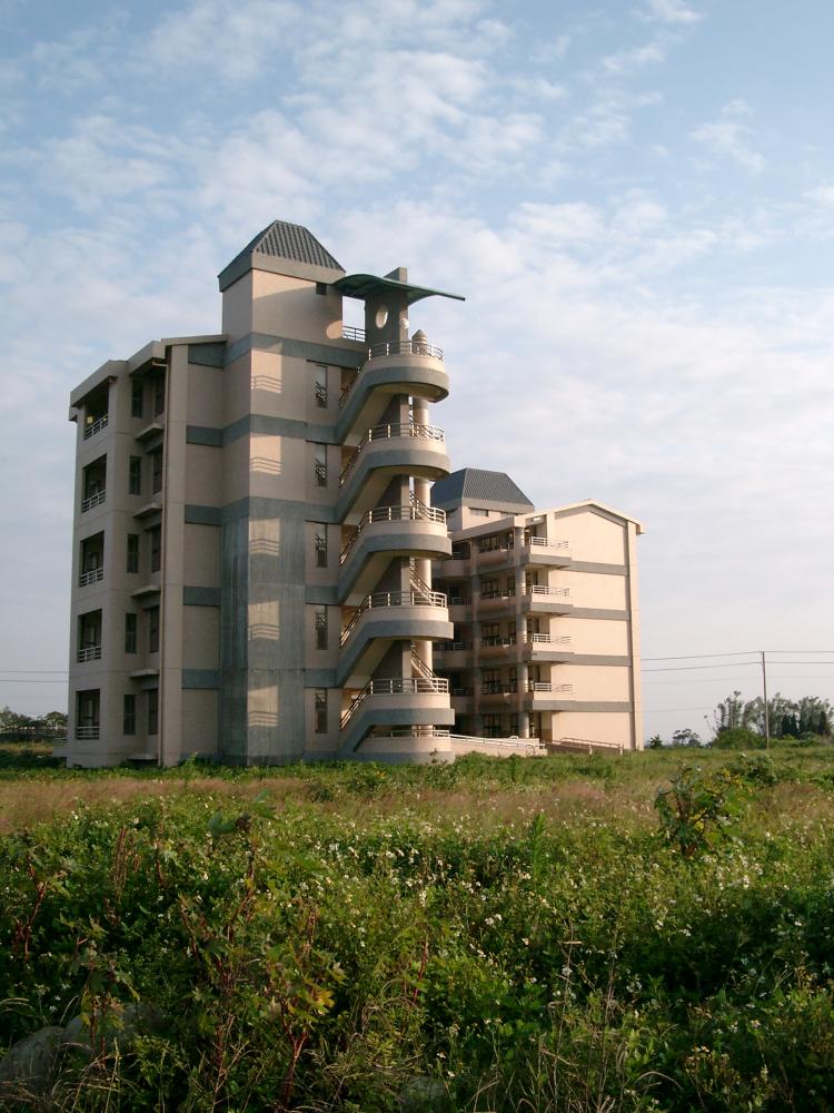 THE STUDY  BUILDING OF DA-TON HIGH SCHOOL   (A-75   2001) 5