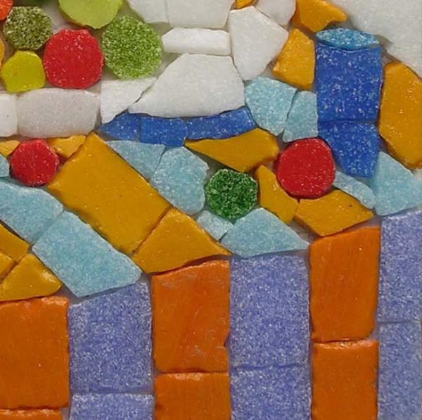 BOTTLES & TABLE FLAG     M-19(2002)